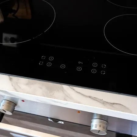 Himoskuutio 8, Erillistalo, Ulkoporeallas * Jämsä