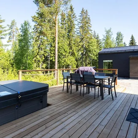 Himoskuutio 8, Erillistalo, Ulkoporeallas