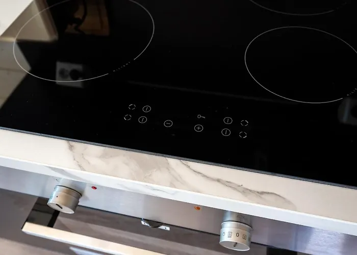 Himoskuutio 8, Erillistalo, Ulkoporeallas * Jämsä